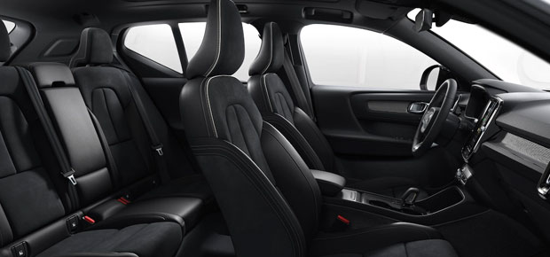 2022 Volvo XC40 Interior